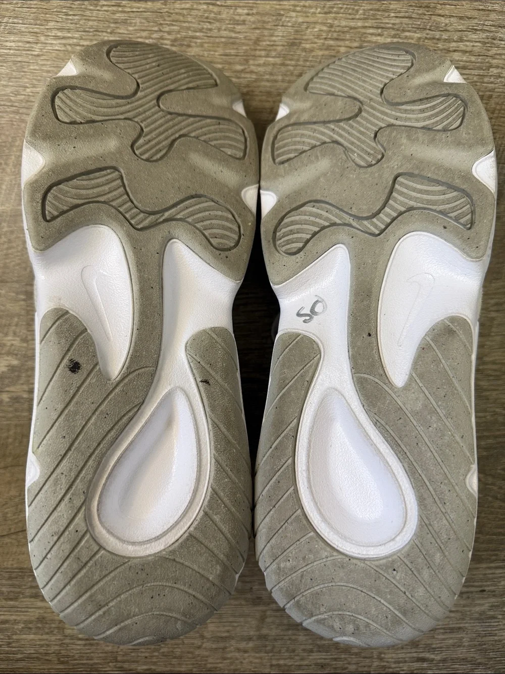 Women’s Nike Tech Hera Sneaker Size 9